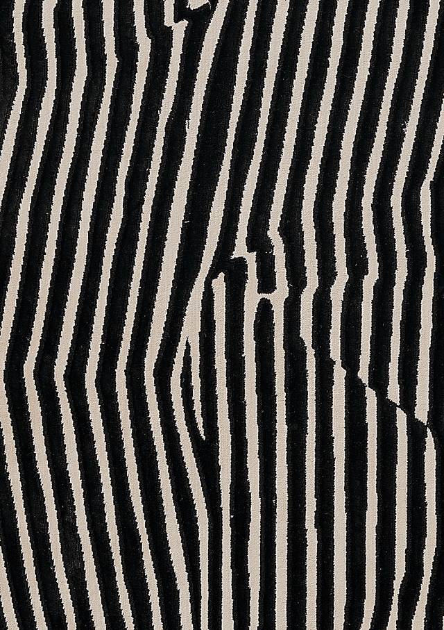 Shadow Black 3'11 x 5'7 Rug - Thumbnail - Image 5