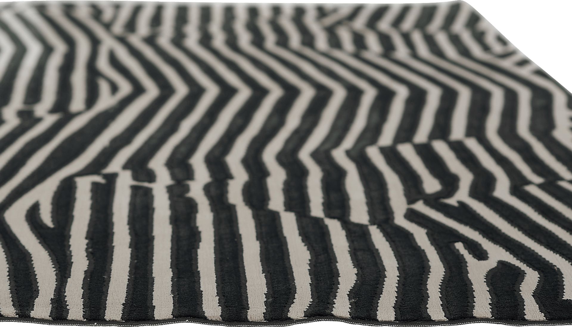 Shadow Black 3'11 x 5'7 Rug - Image 8