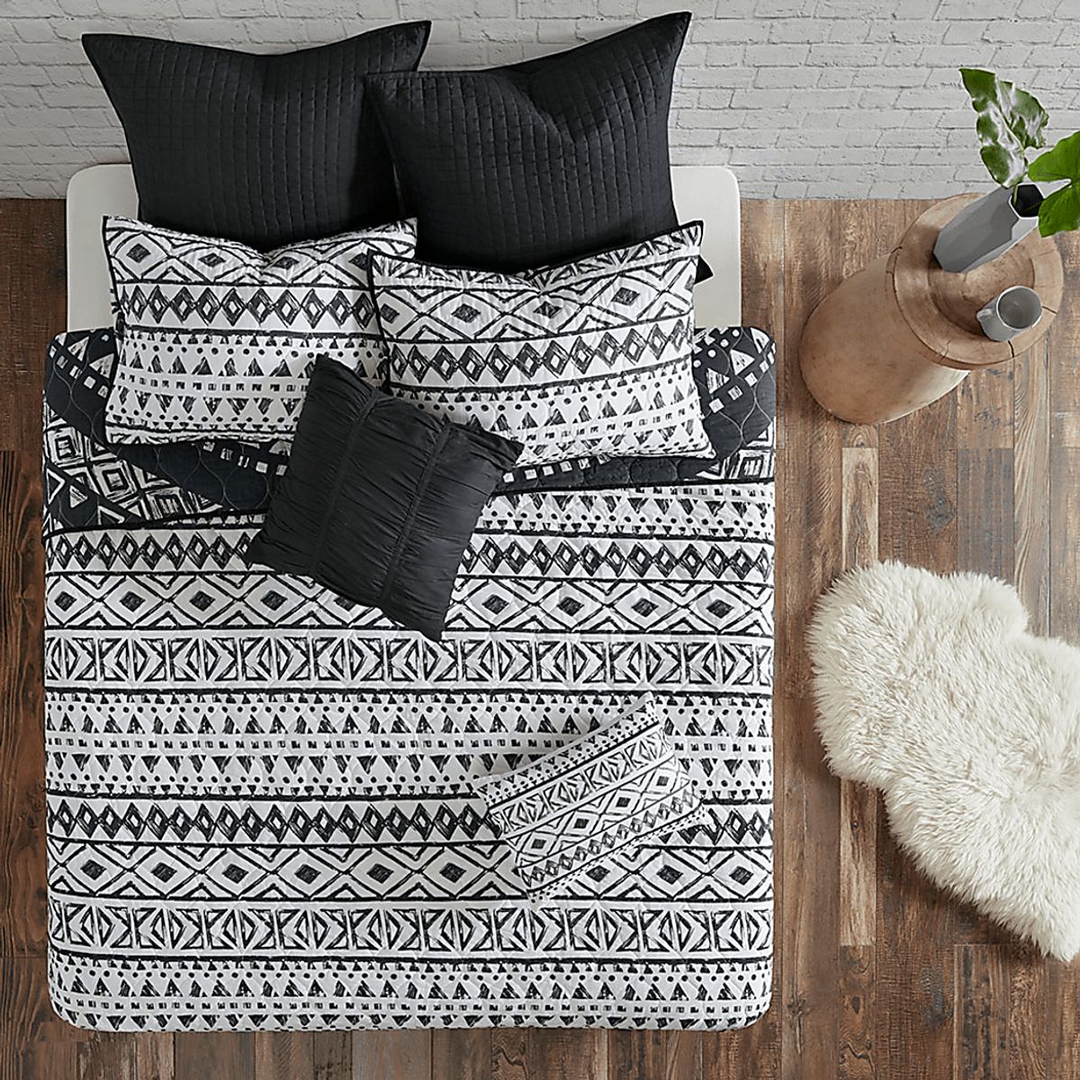 Shamilar Black Cotton Fabric 7 Pc King/California King Coverlet Set Rooms to Go