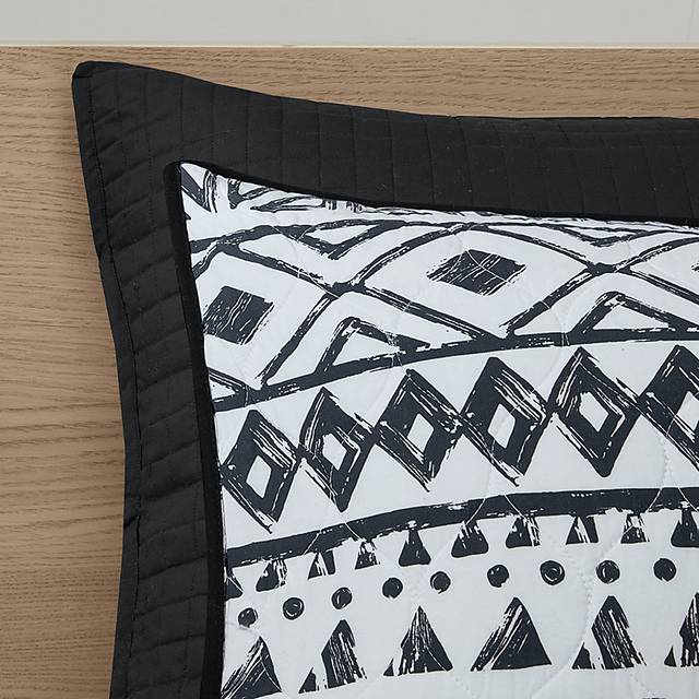 Shamilar Black 7 Pc King/California King Coverlet Set - Thumbnail - Image 7