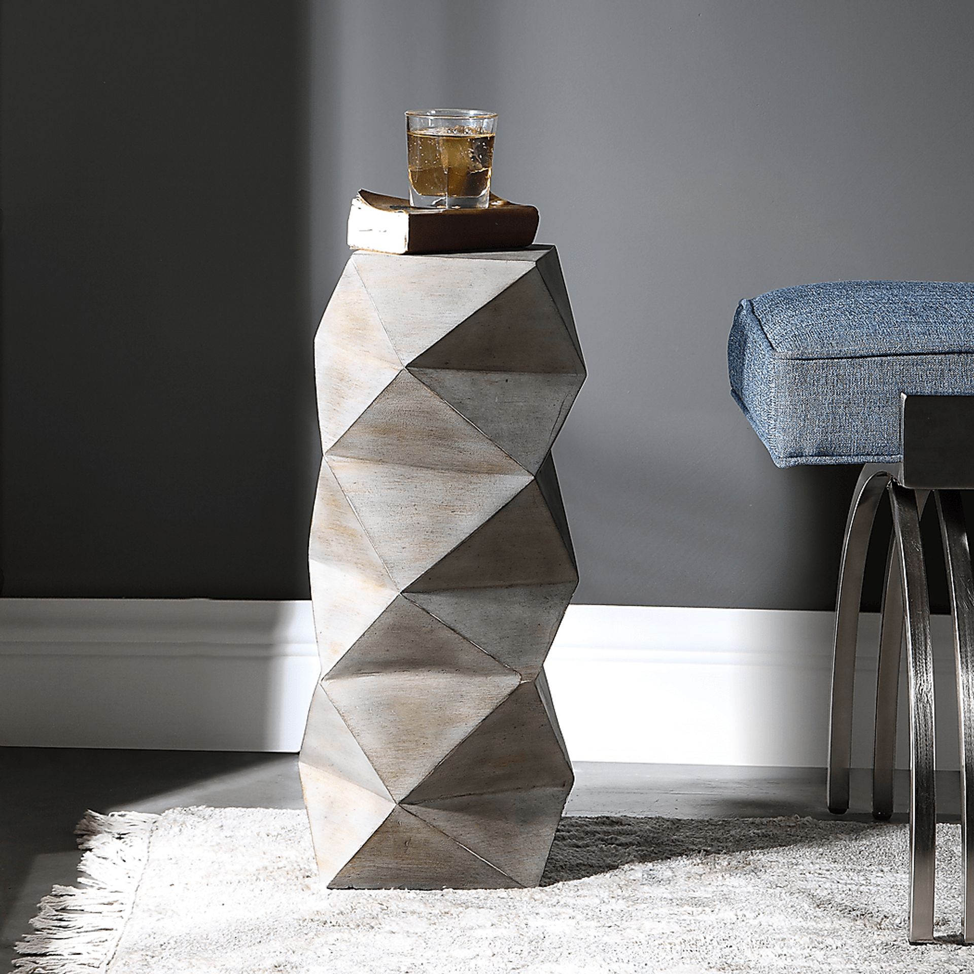 Shelbyville Gray Accent Table - Image 4