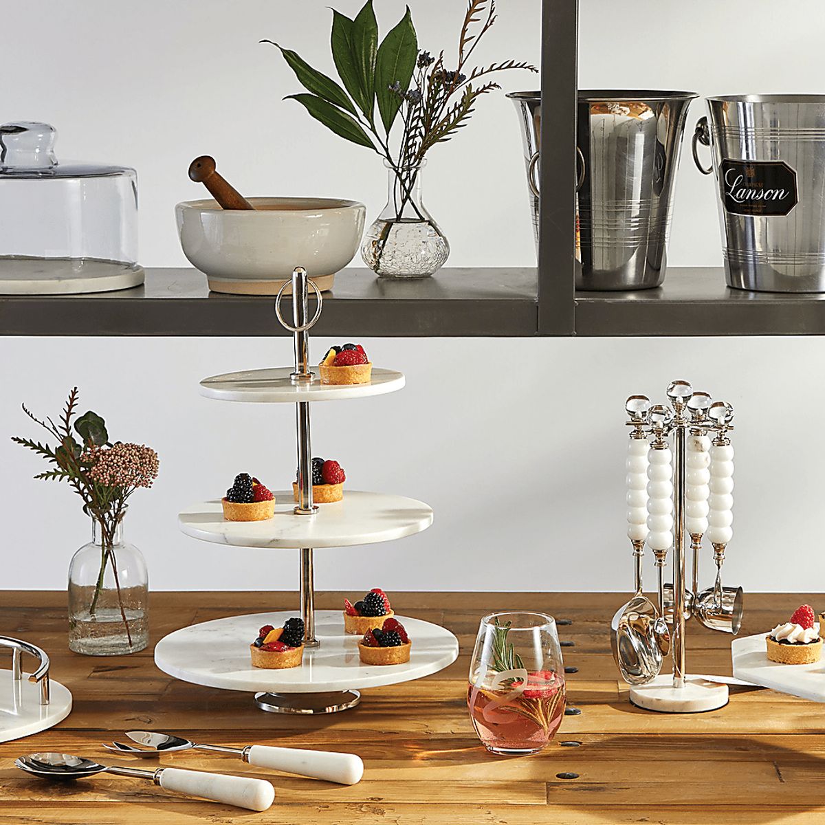 Shellhorn White Colors,White Tray | Rooms to Go