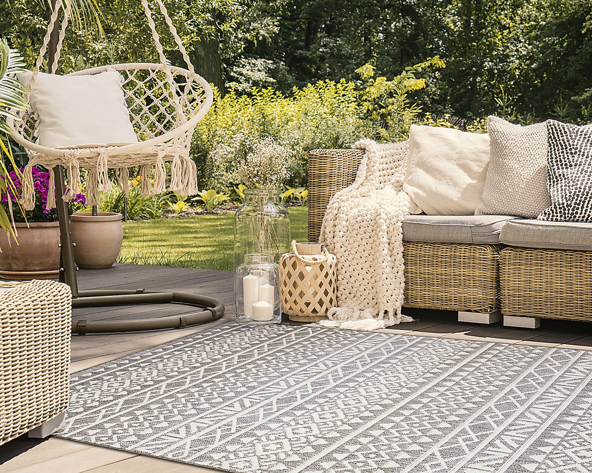 Sherrich Gray 7'10 x 9'10 Indoor/Outdoor Rug - Image 5