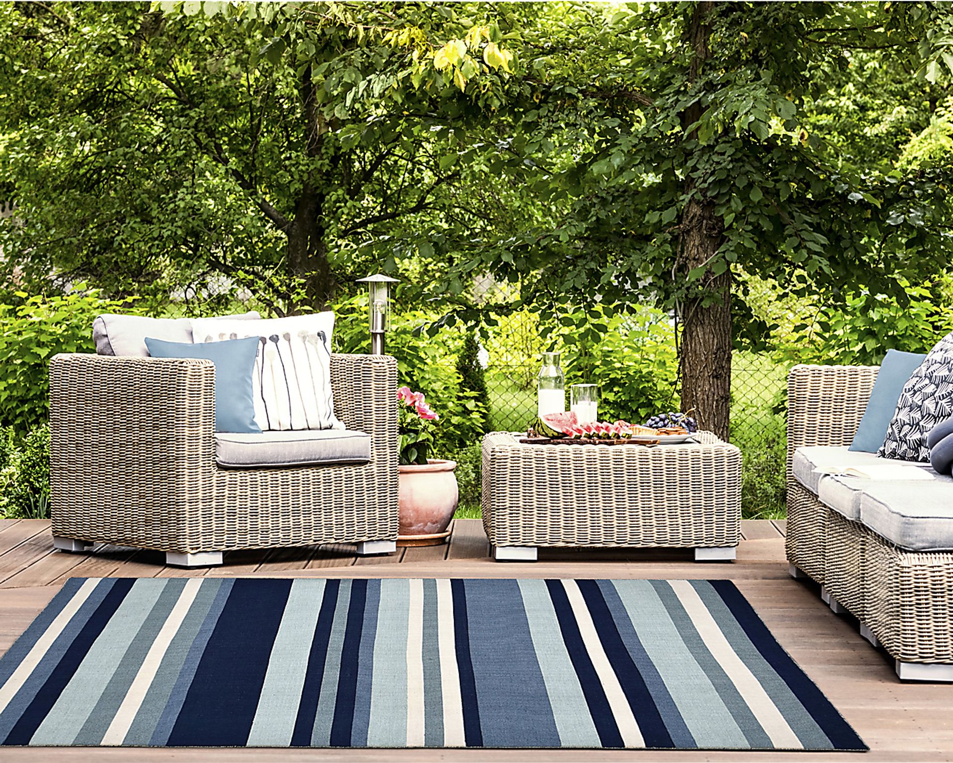 Shirnul Blue 7'6 x 9'6 Indoor/Outdoor Rug - Image 3