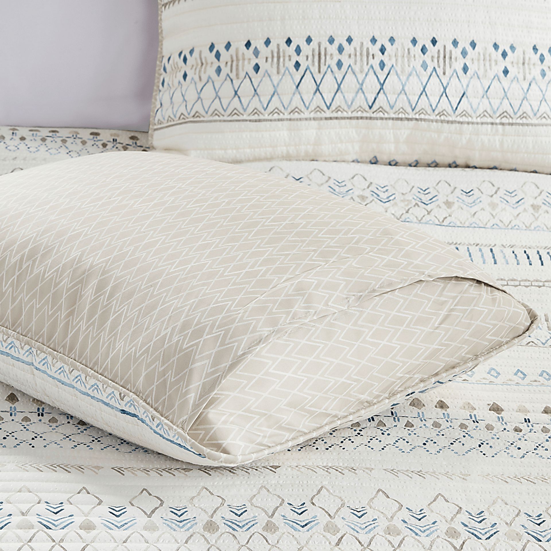 Shofner Taupe 3 Pc Full/Queen Quilt Set - Image 8