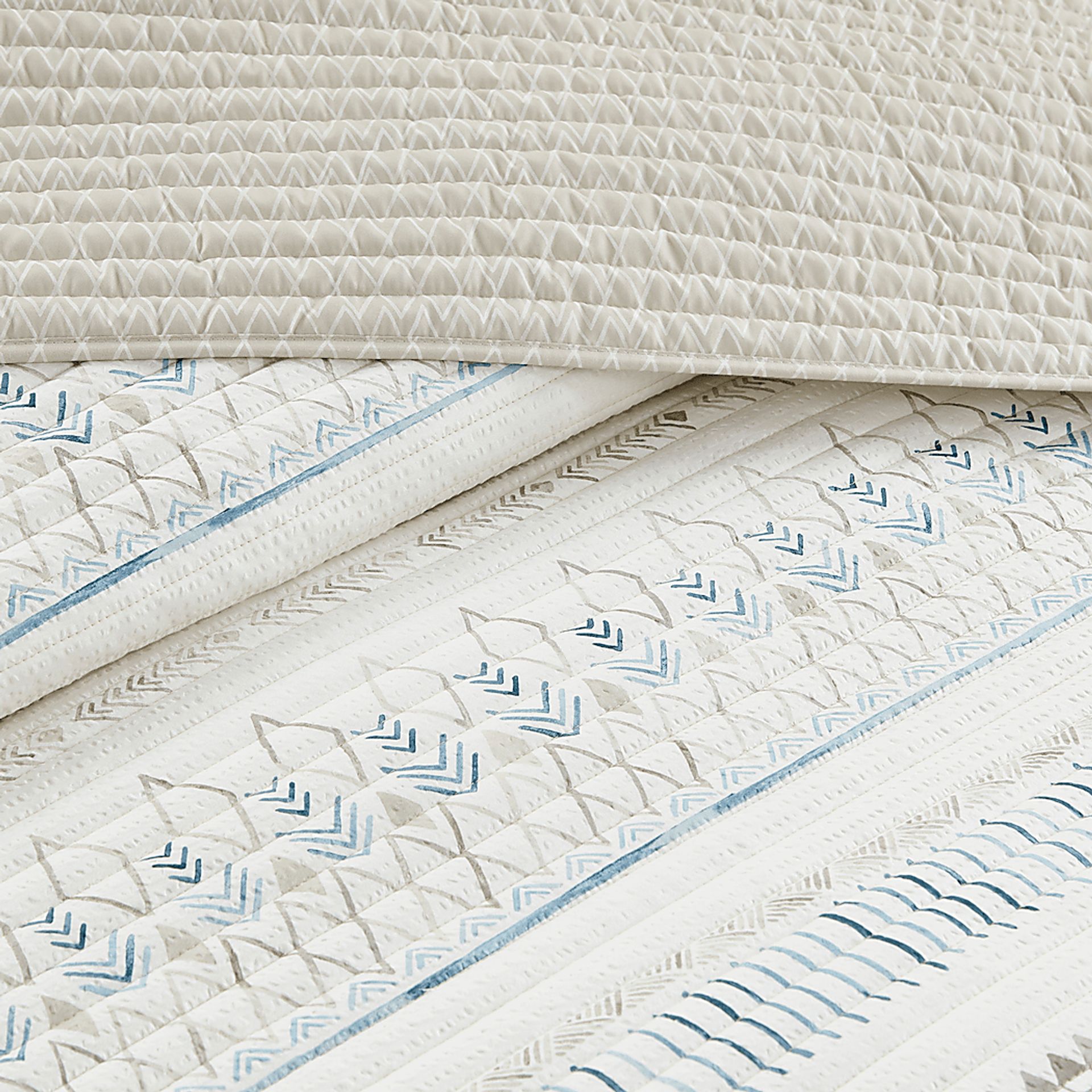 Shofner Taupe 3 Pc Full/Queen Quilt Set - Image 9
