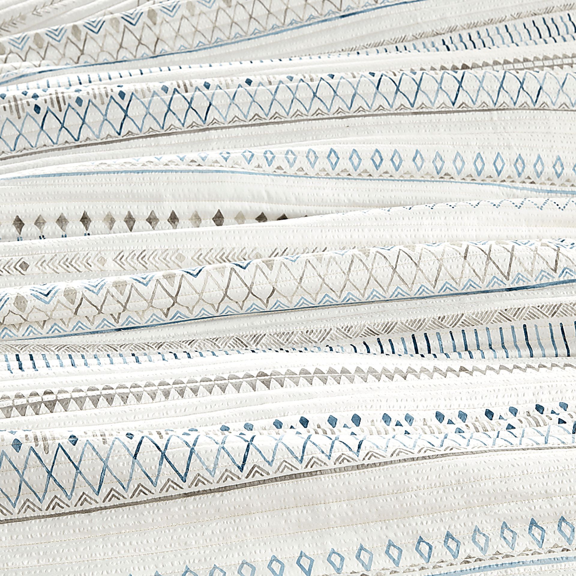 Shofner Taupe 3 Pc Full/Queen Quilt Set - Image 10