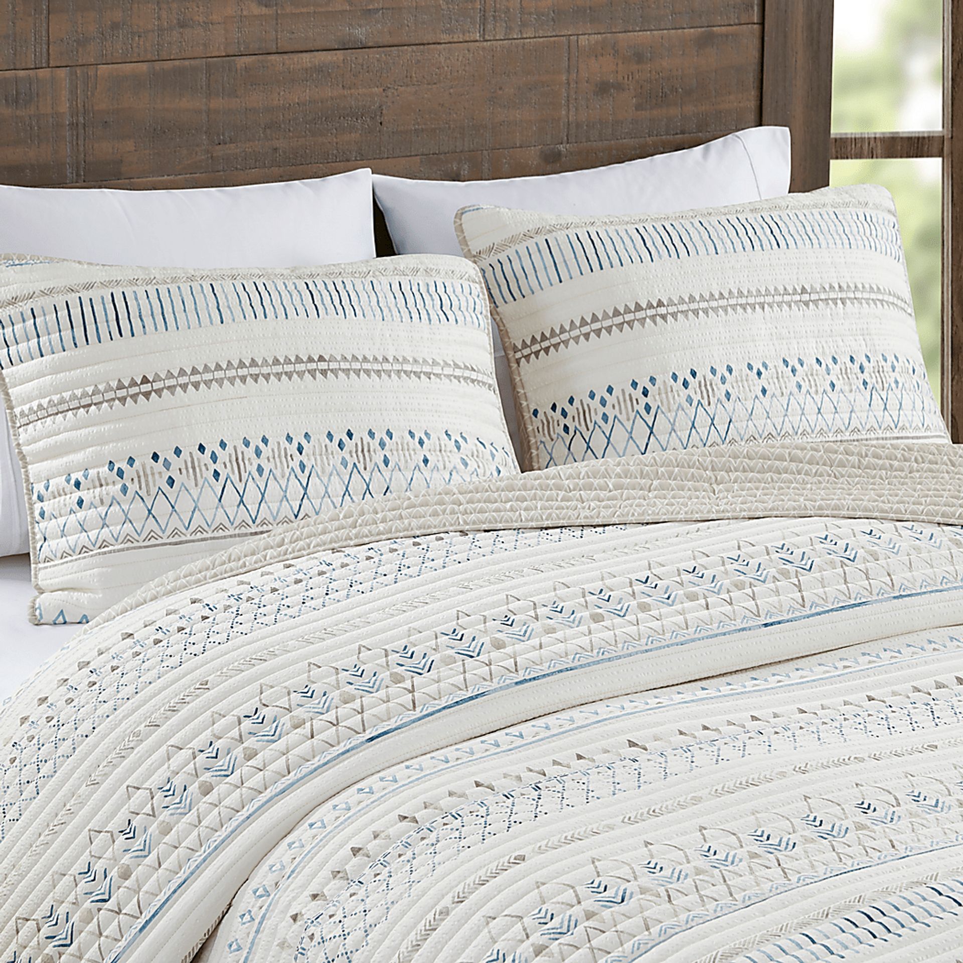 Shofner Taupe 3 Pc Full/Queen Quilt Set - Image 7