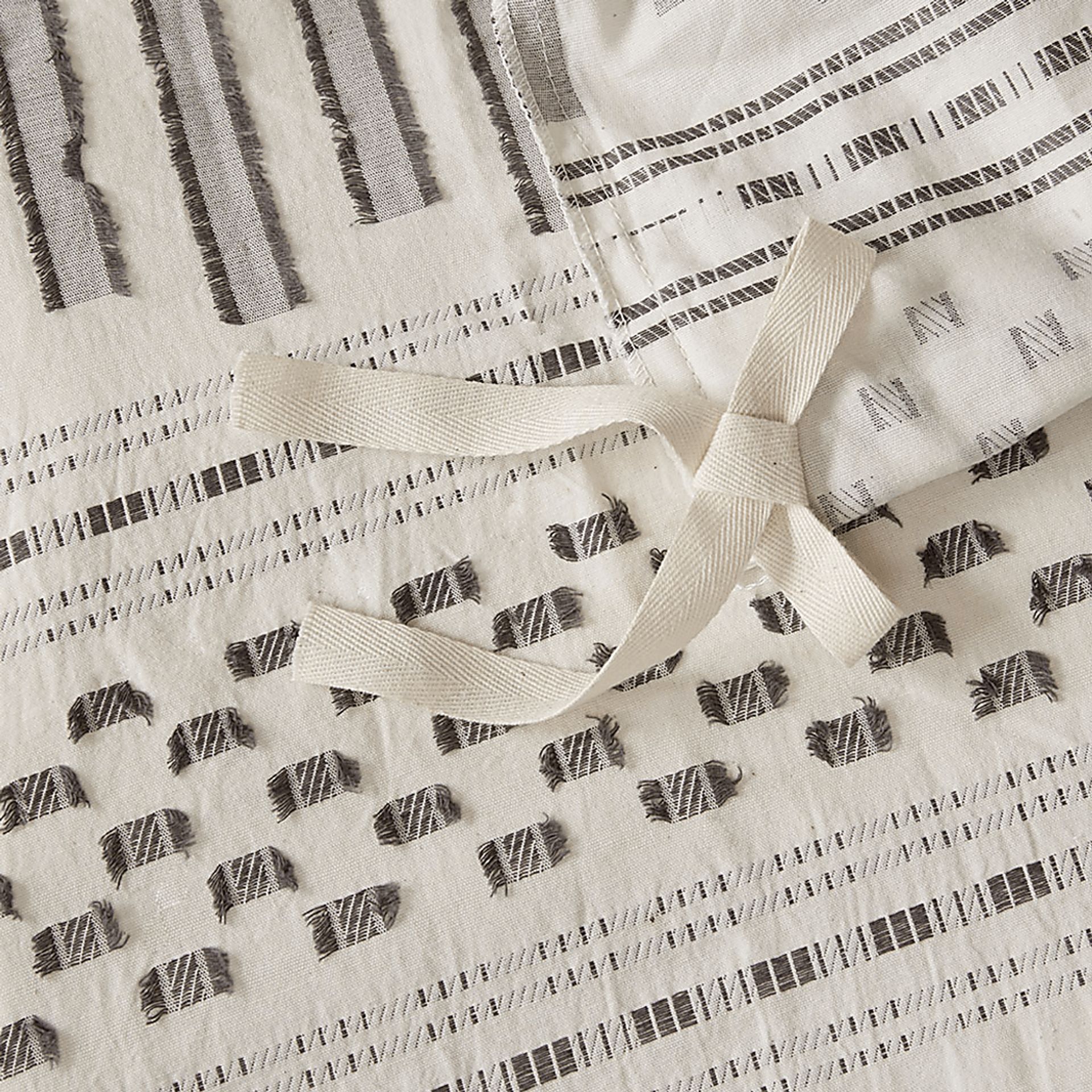 Shrader Ivory 3 Pc King/Cal King Duvet Set - Image 4