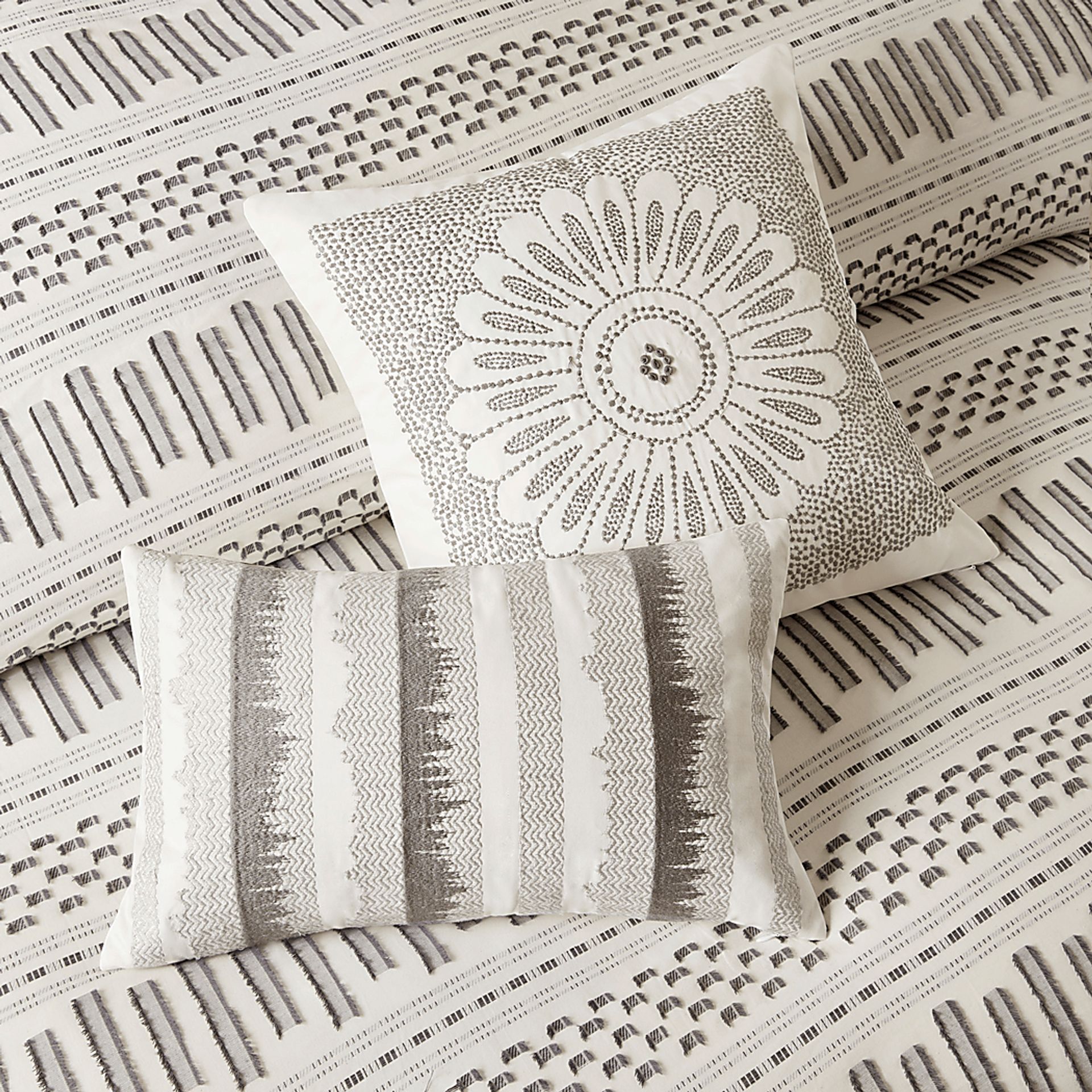Shrader Ivory Charcoal 3 Pc Full/Queen Comforter Set - Image 10
