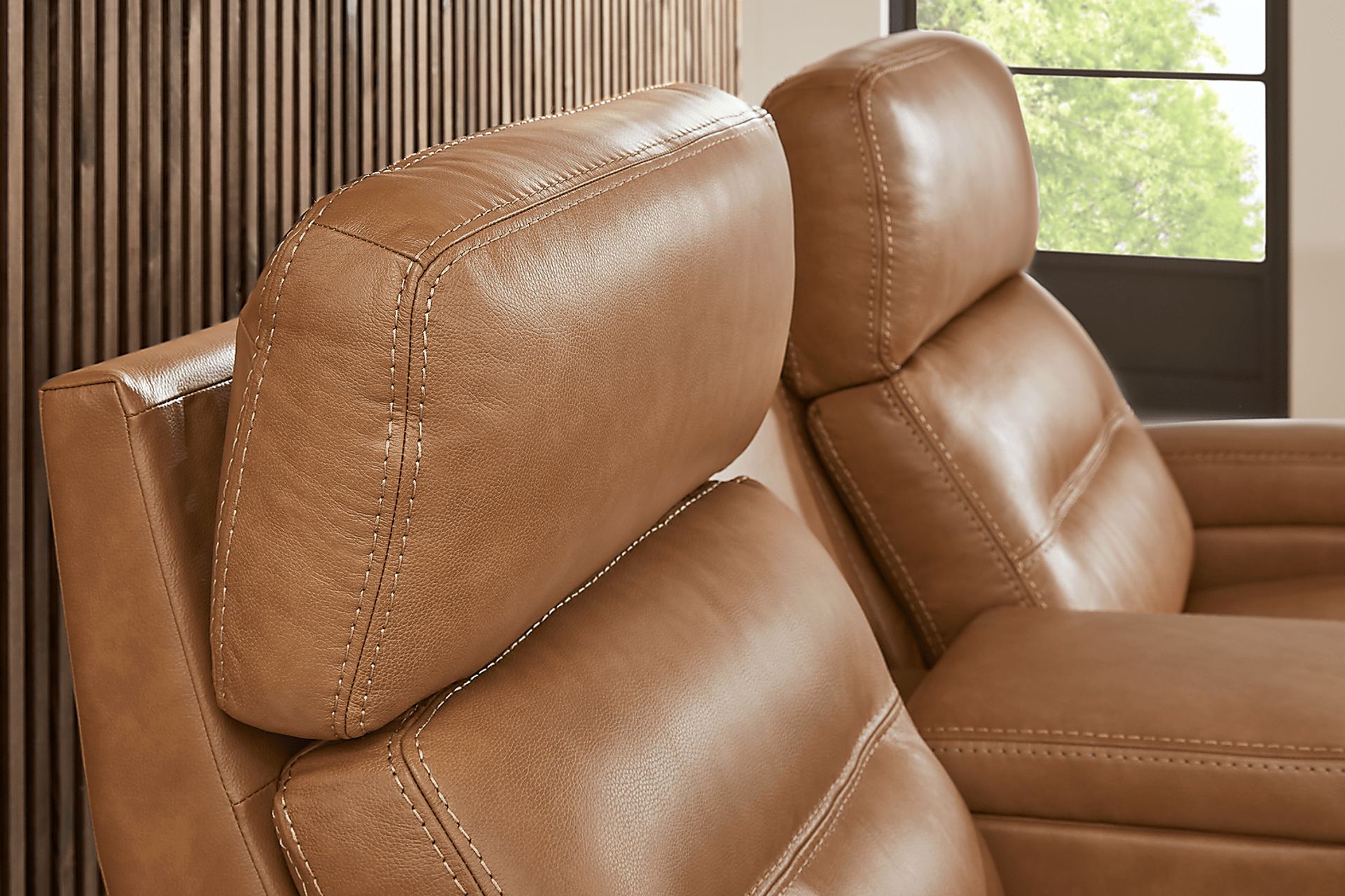 Sierra Madre Saddle Leather Dual Power Reclining Console Loveseat - Image 7