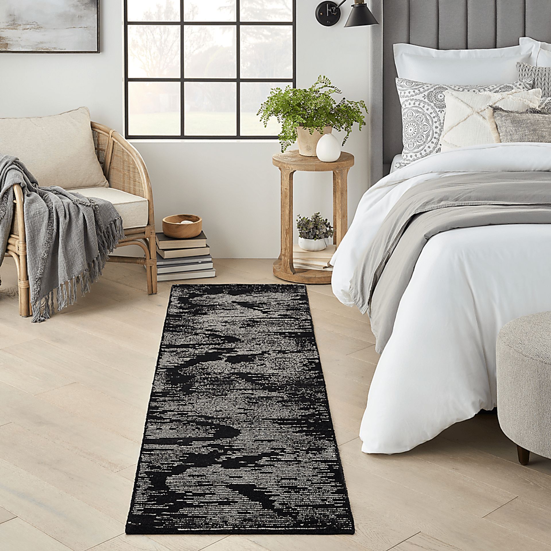 Silver Falls Black 2'2 x 8' Rug - Image 2