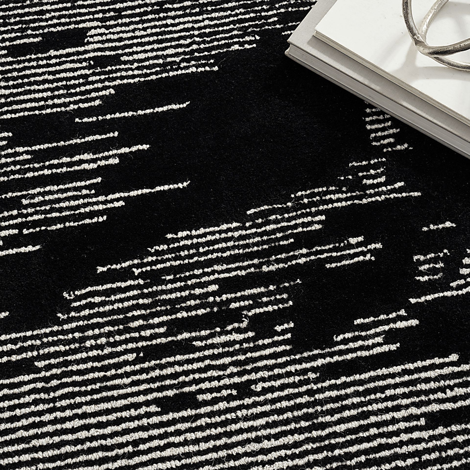 Silver Falls Black 4' x 6' Rug - Image 7