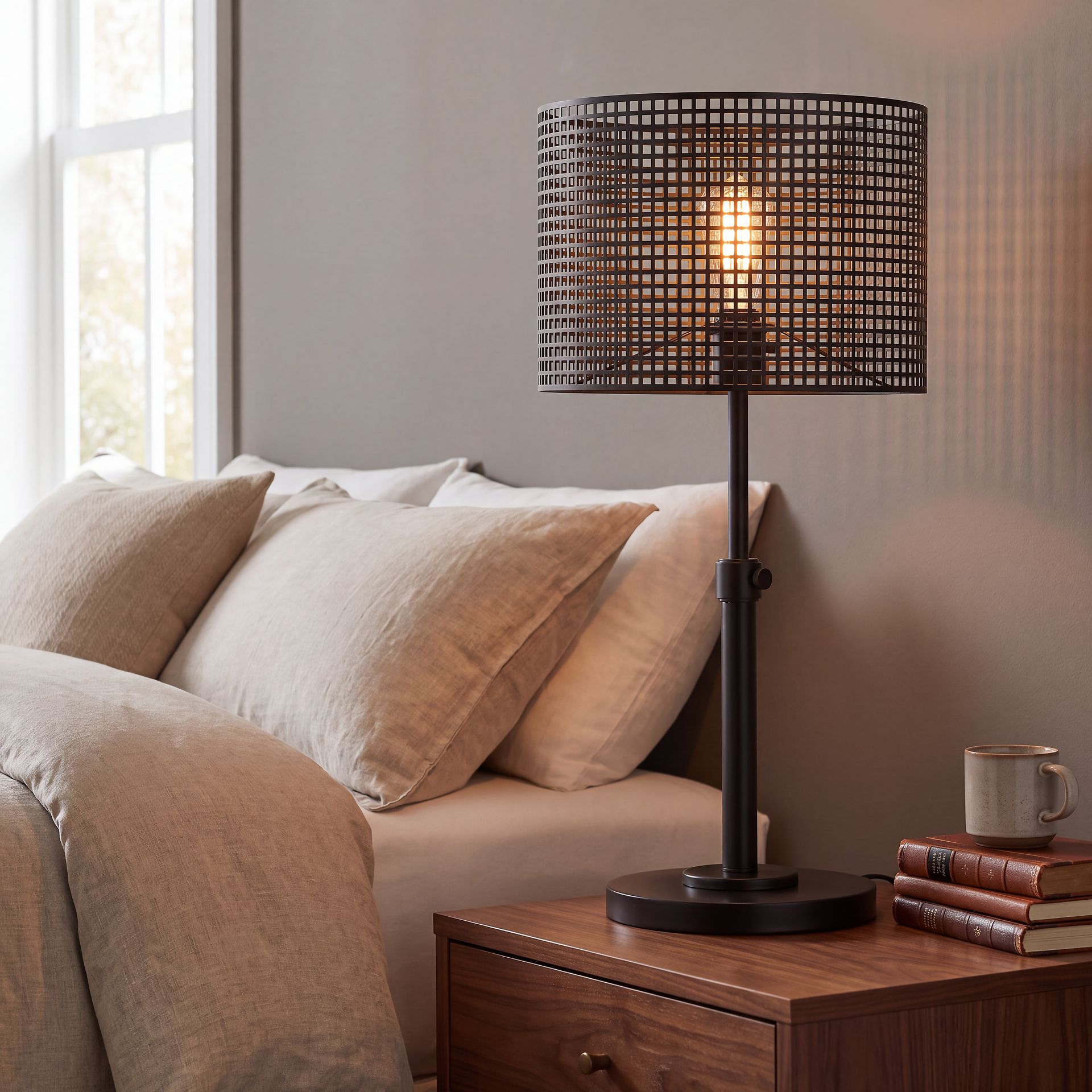 Silverberry Black Lamp - Image 3