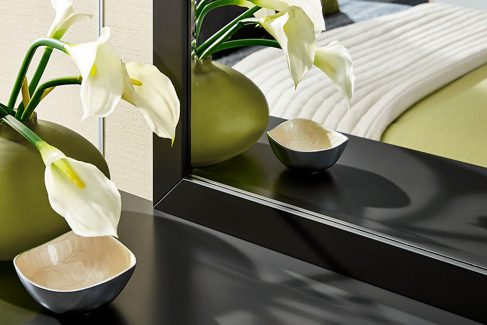 Silverchase Dark Brown 5 Pc Queen Panel Bedroom - Image 11