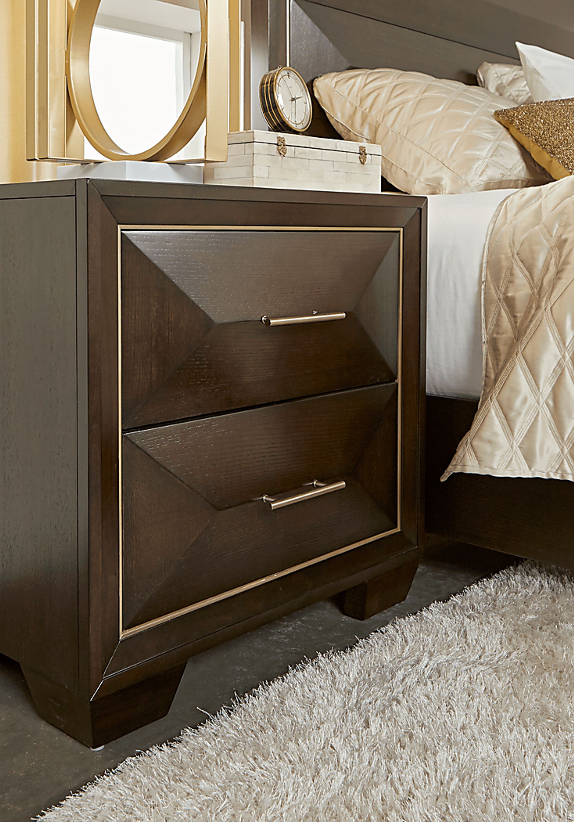 Cambrian Court Brown 7 Pc Queen Panel Bedroom - Image 7