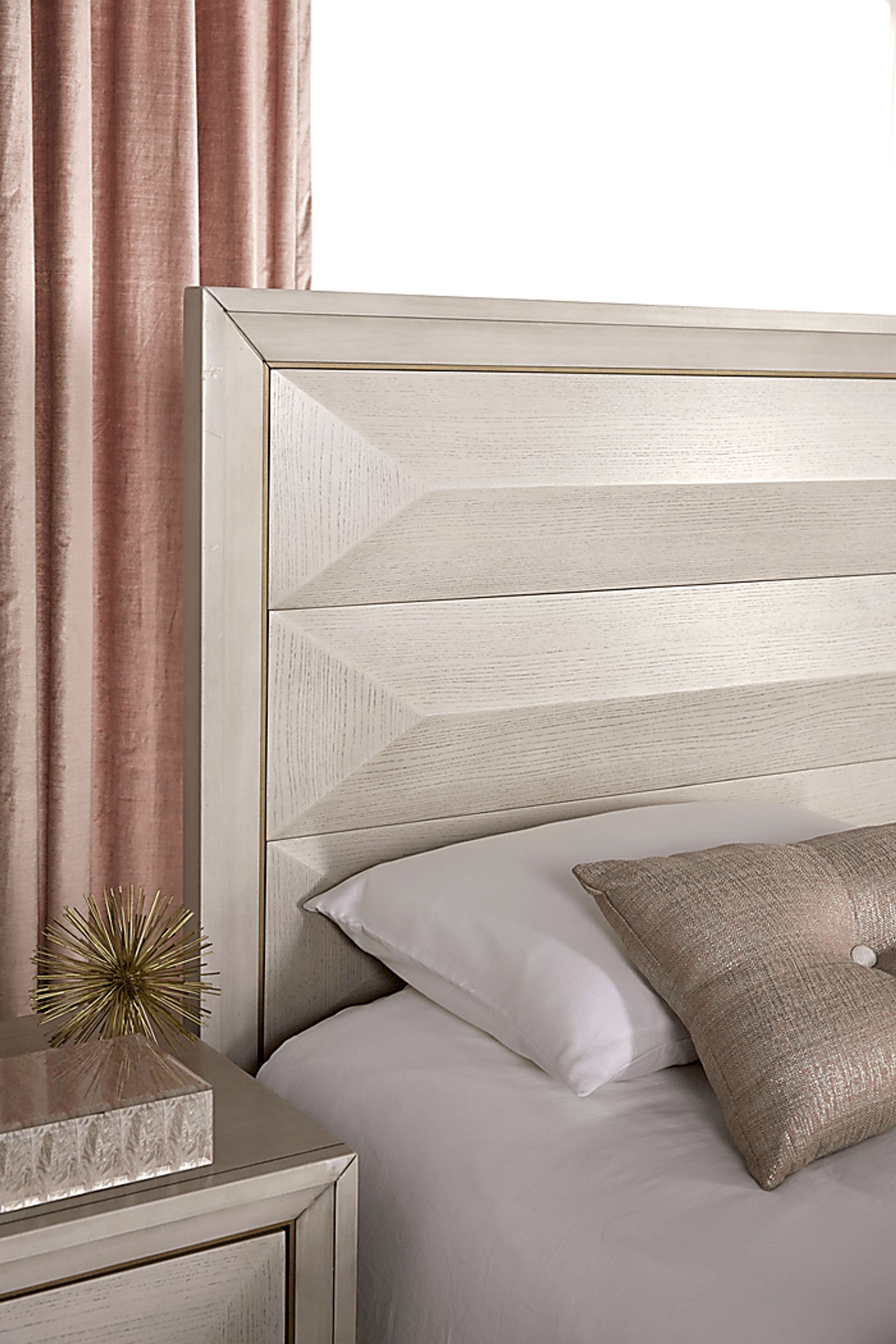 Cambrian Court White 3 Pc Queen Panel Bed - Image 4