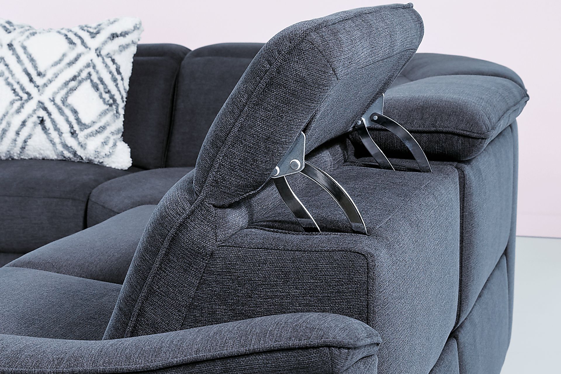 Turano Midnight 6 Pc Dual Power Reclining Sectional - Image 8