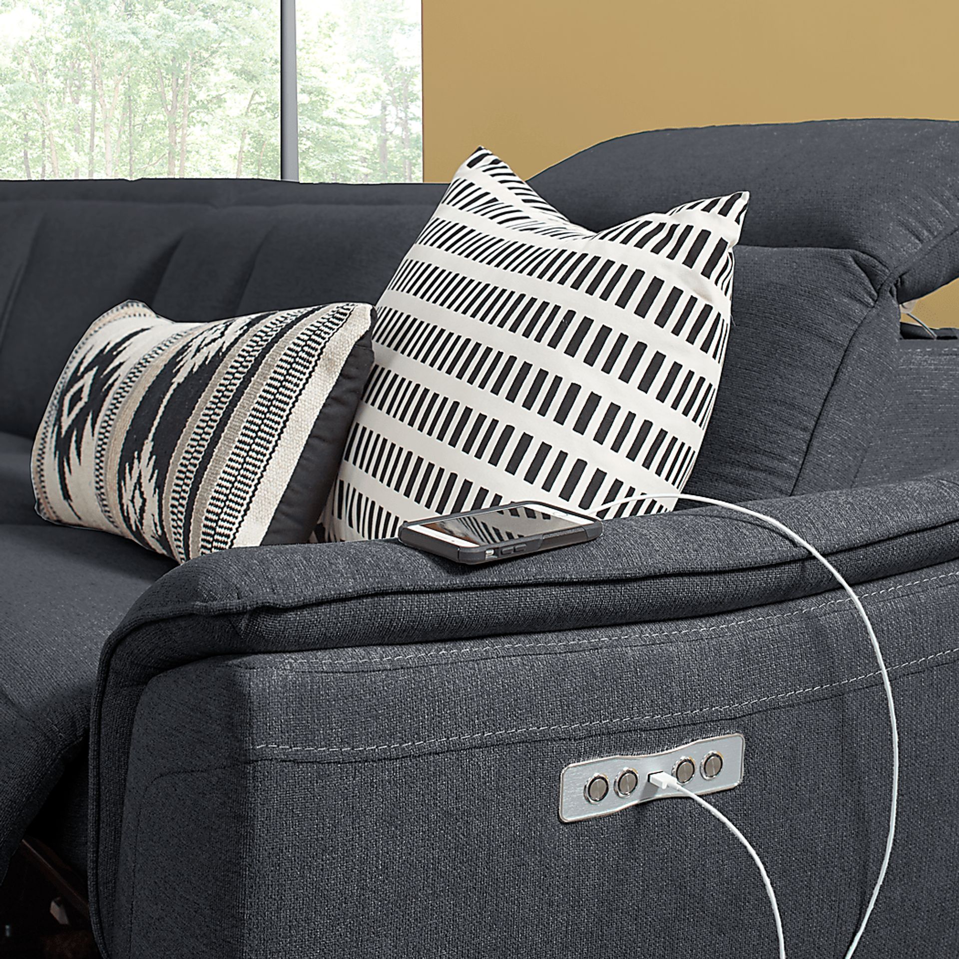 Turano Midnight 6 Pc Dual Power Reclining Sectional - Image 5
