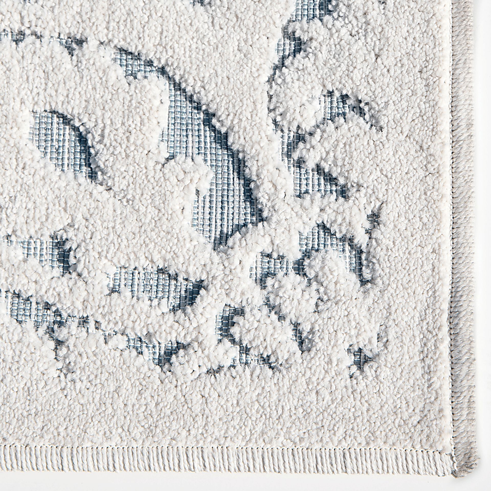 Sohio White 5'2 x 7'6 Rug - Image 5