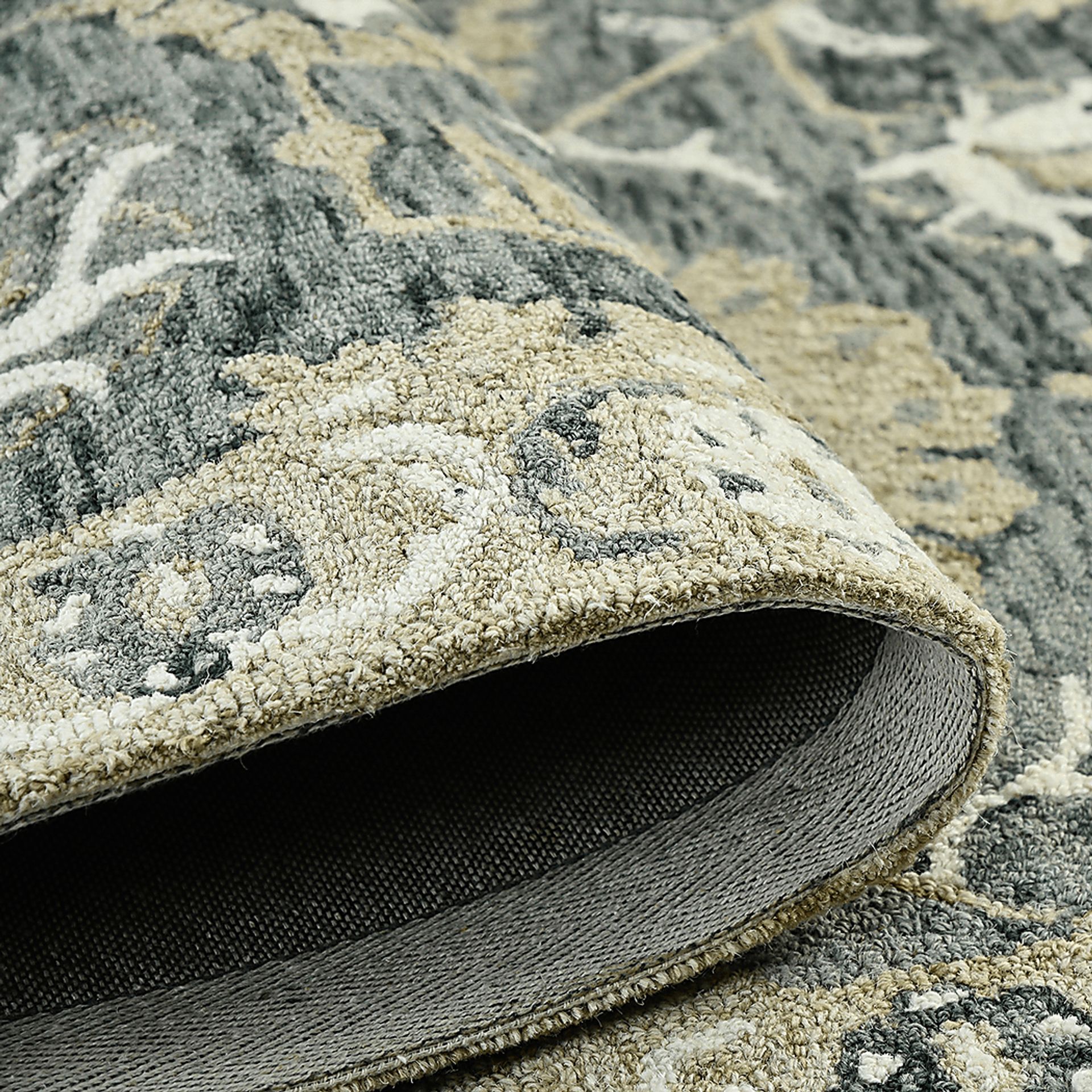 Soline Gray 5' x 8' Rug - Image 5