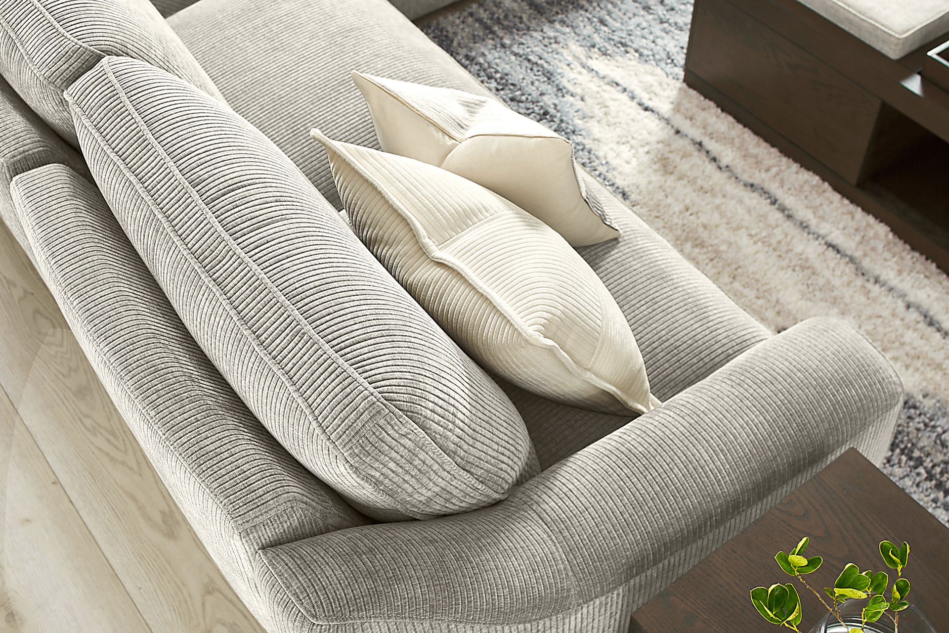 Somerset Gray 6 Pc Dual Power Reclining Sectional - Image 4