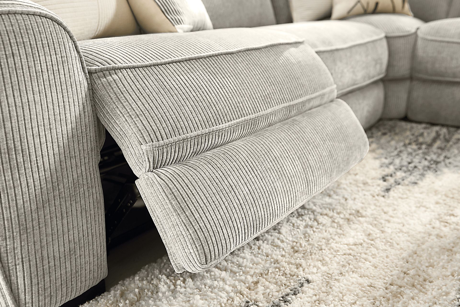 Somerset Gray 6 Pc Dual Power Reclining Sectional - Image 7