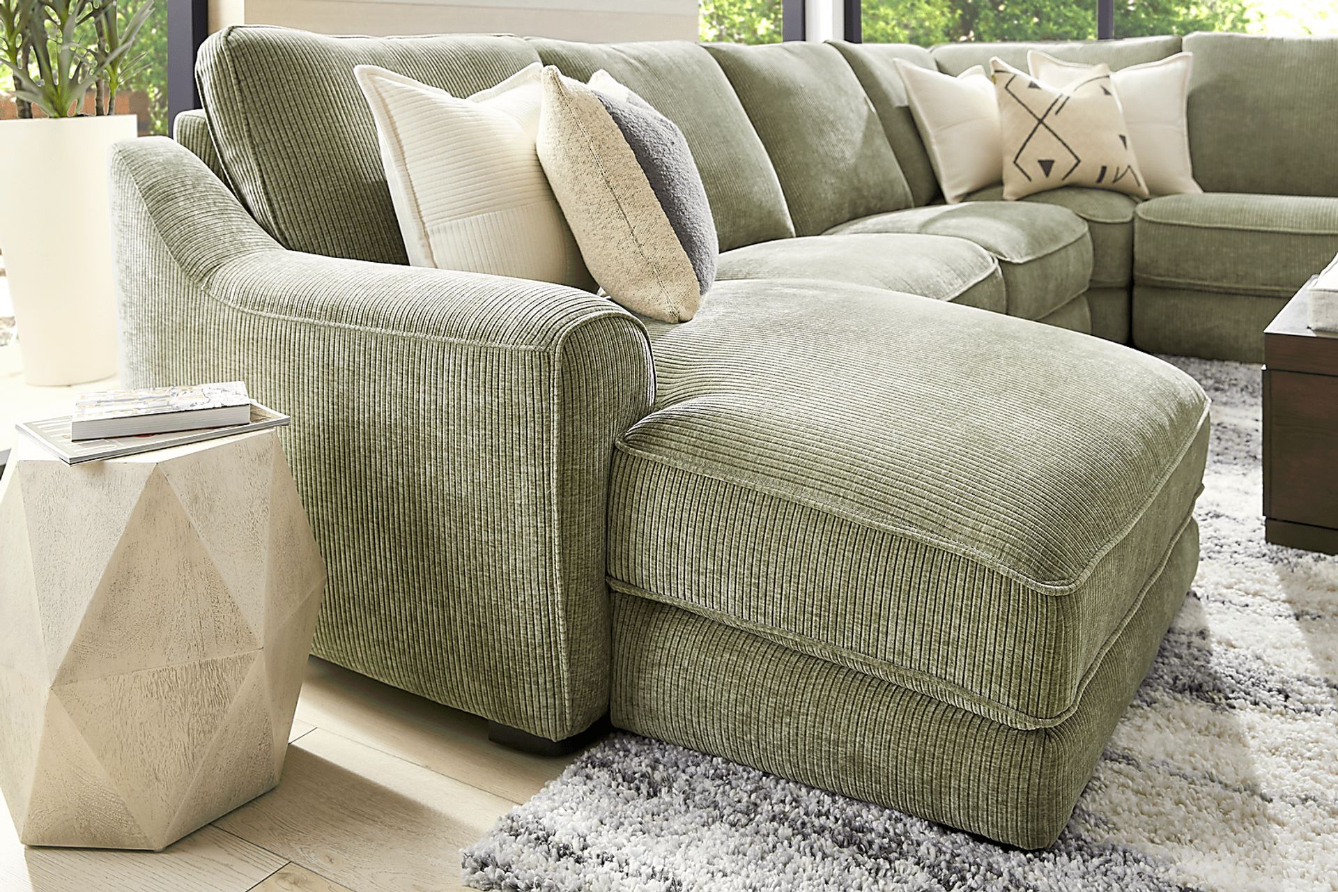 Somerset Green 6 Pc Dual Power Reclining Sectional - Image 4