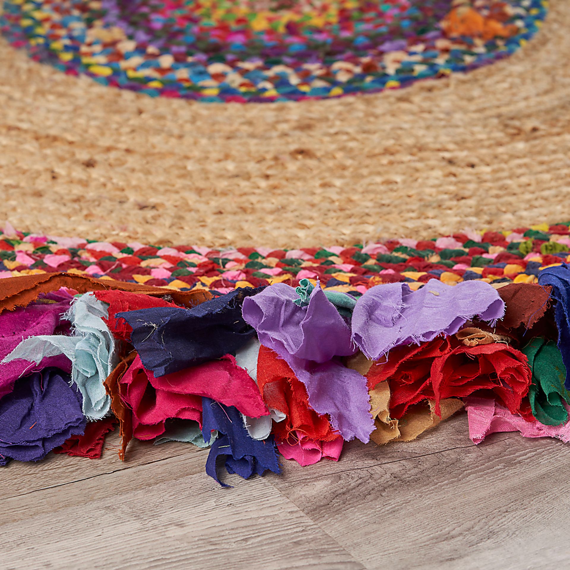 Sonaha Multi 5'6 Round Rug - Image 5