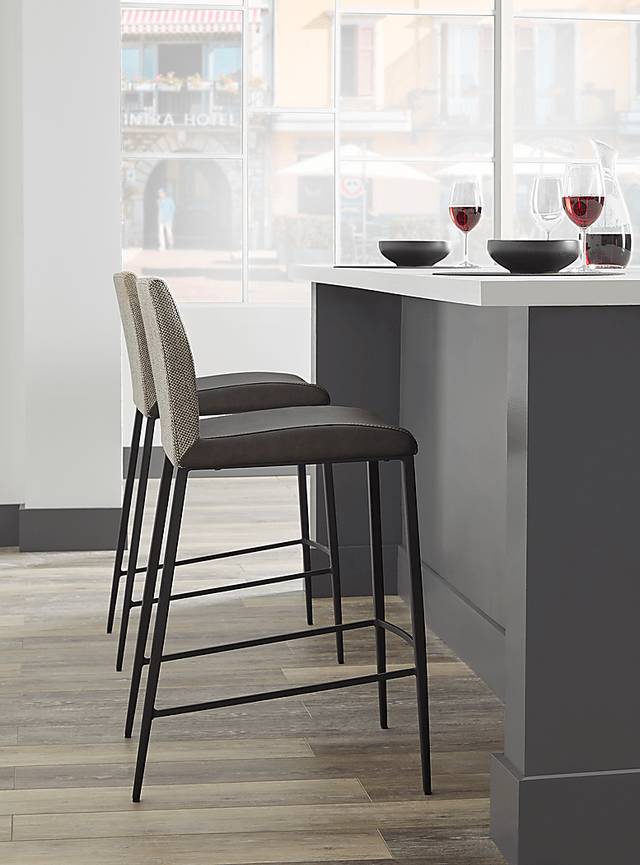 Sonquist Dark Gray Bar Stool - Thumbnail - Image 3