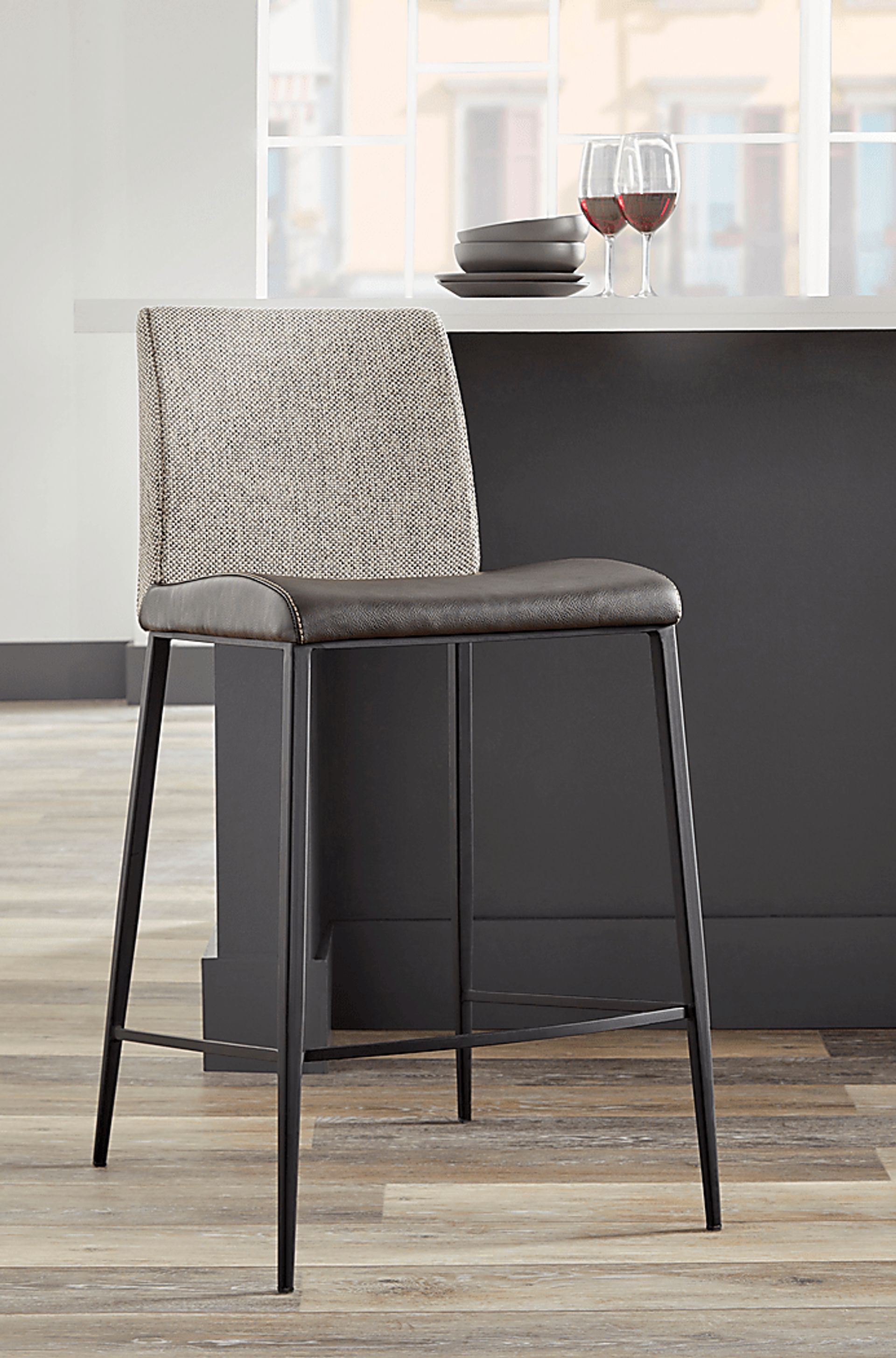 Sonquist Dark Gray Bar Stool - Image 4