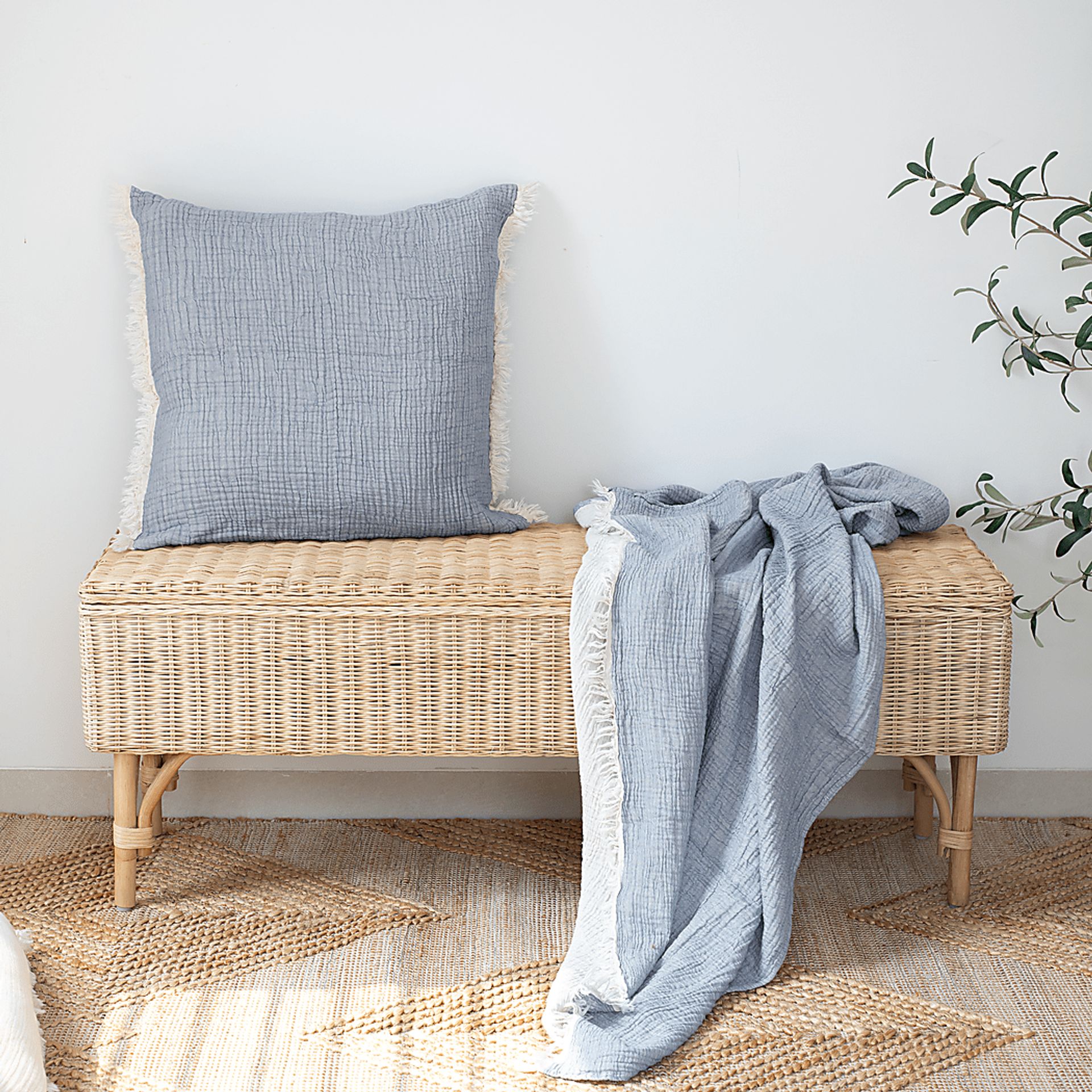 Soulis Blue Throw Blanket - Image 2