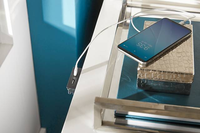 Starlet Lane White Nightstand - Thumbnail - Image 4