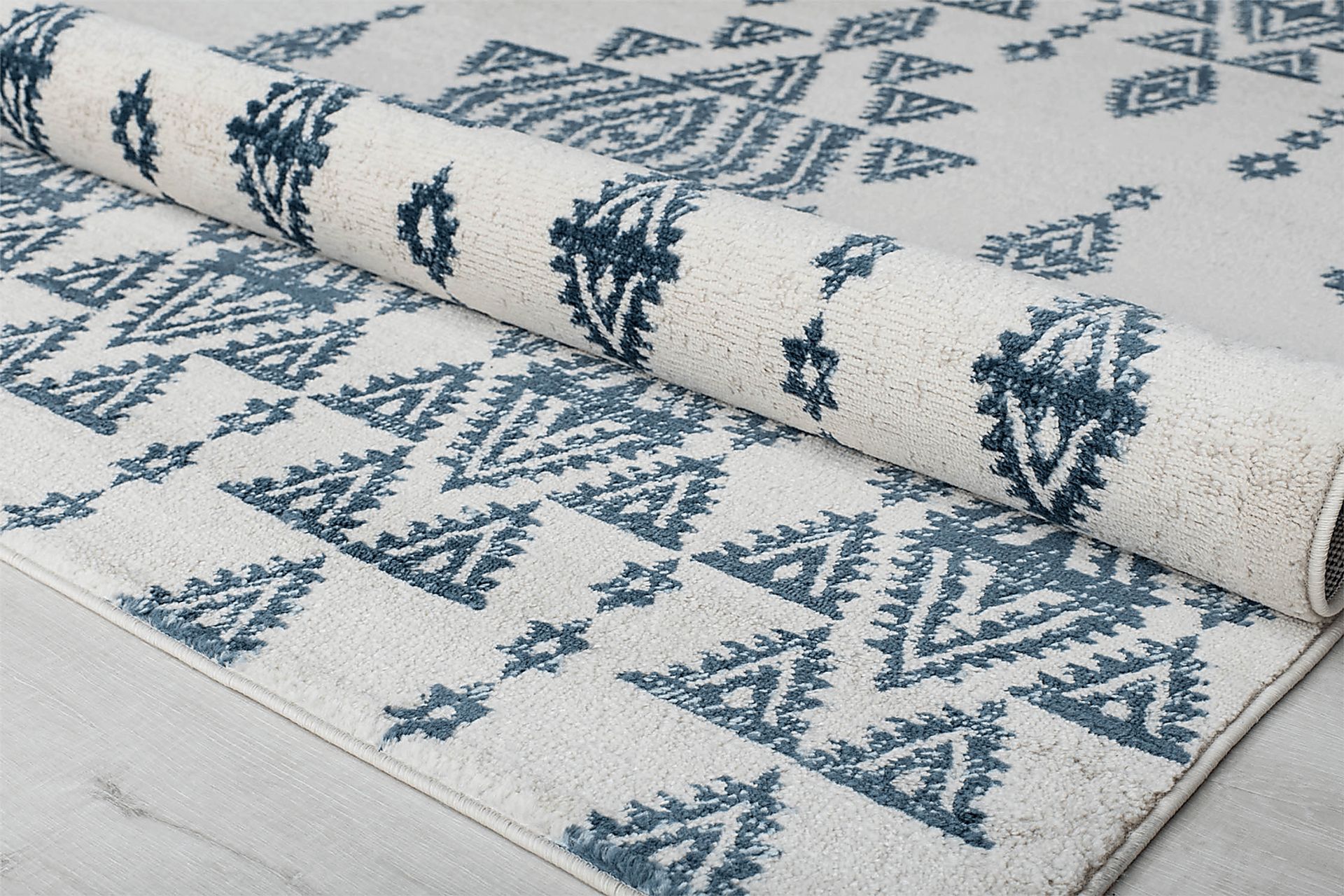 Starlia 8' x 10' Blue Rug - Image 4