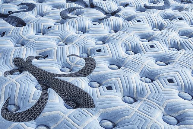 Stearns and Foster Estate Medium Tight Top California King Mattress - Thumbnail - Image 3