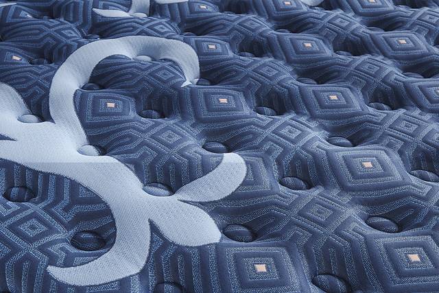 Stearns and Foster Lux Estate Firm Pillow Top King Mattress - Thumbnail - Image 3