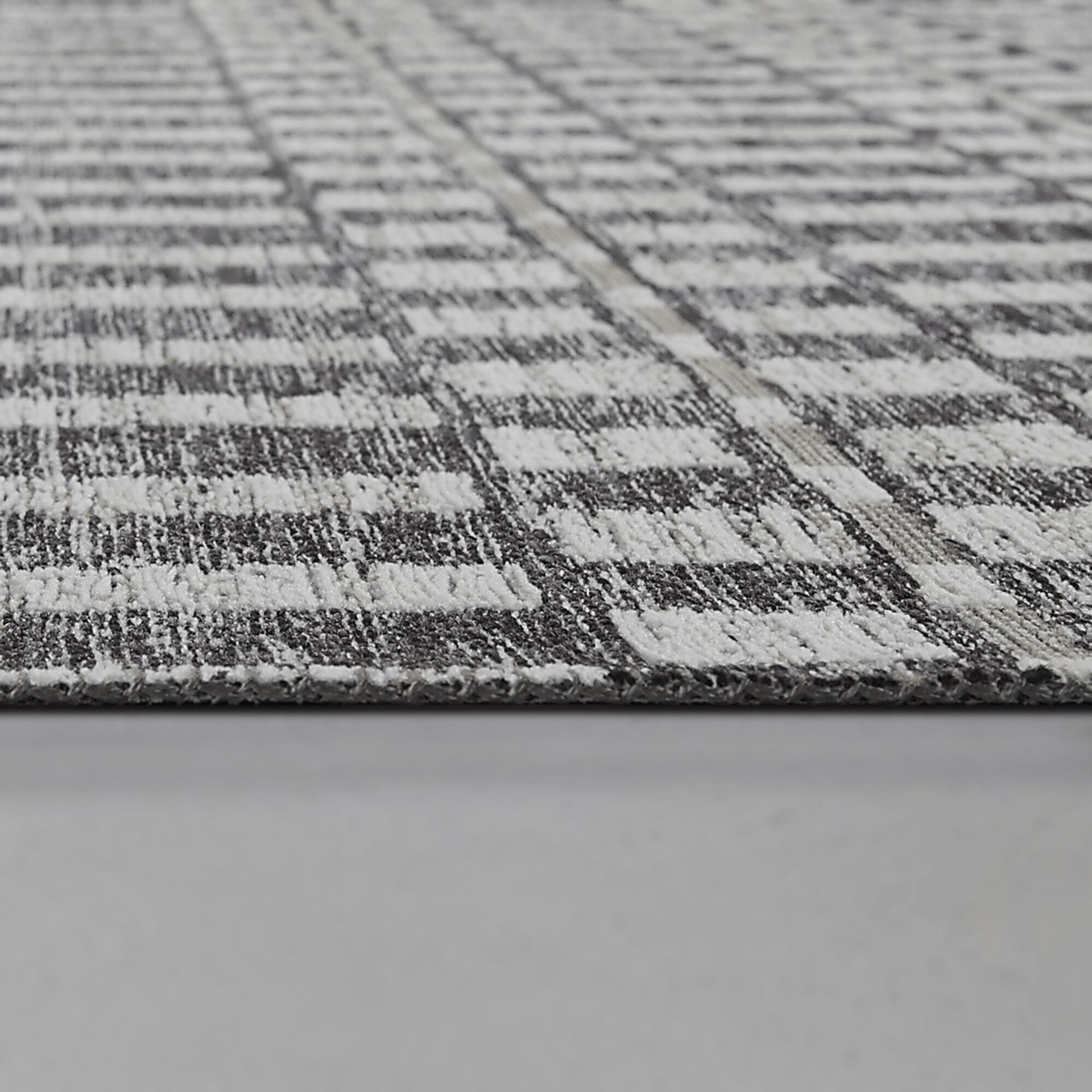 Steelberry Brown 5'3 x 7' Area Rug - Image 4
