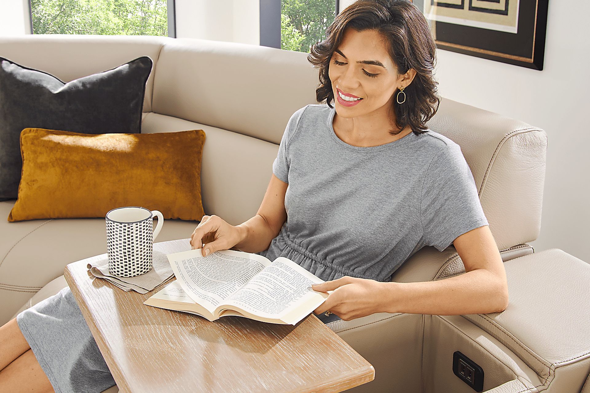 Stefano Almond Leather 7 Pc Dual Power Reclining Sectional - Image 8