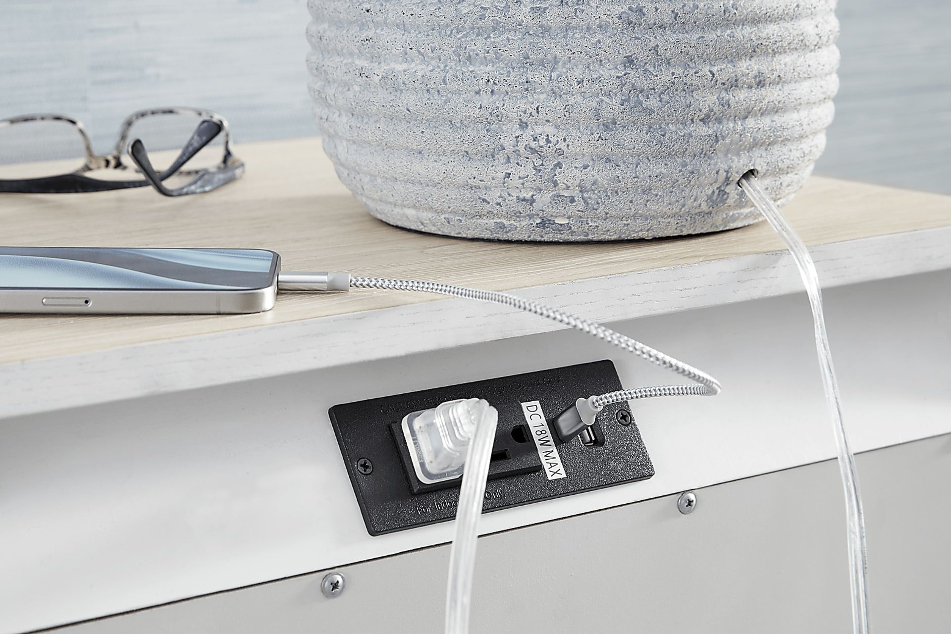 Sterling Grove White 7 Pc King Spindle Bedroom - Image 10