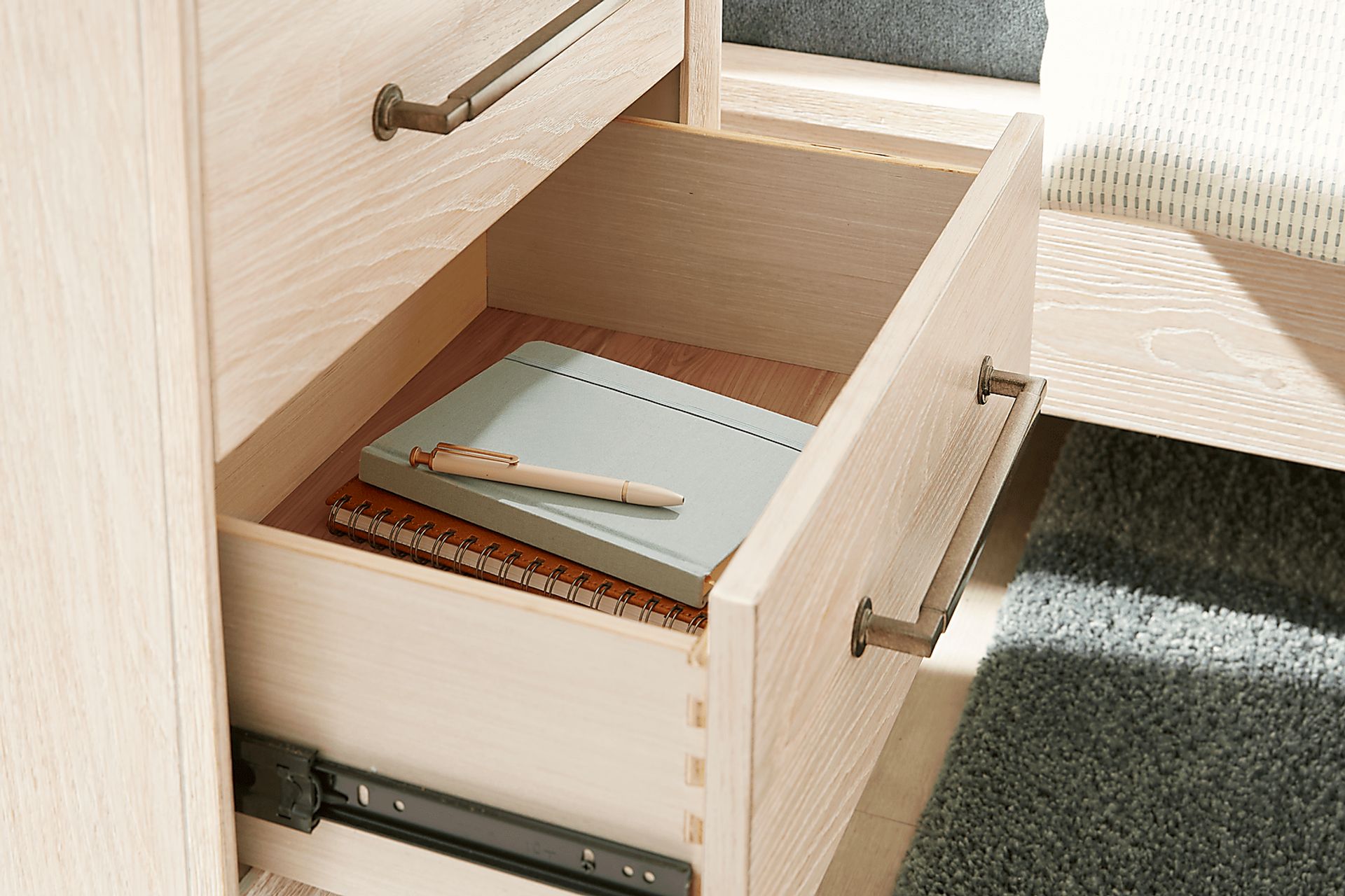 Sterling Grove White 7 Pc King Spindle Bedroom - Image 11