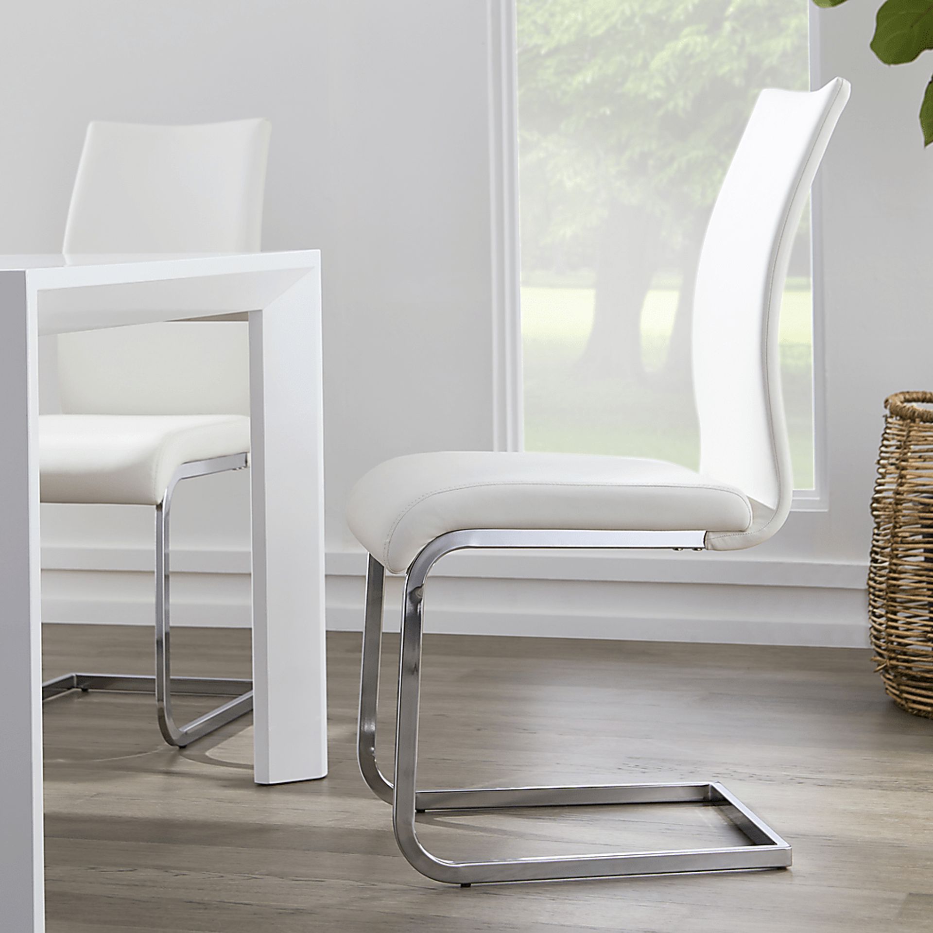 Stiney White Dining Chair, Set of 4 - Image 4