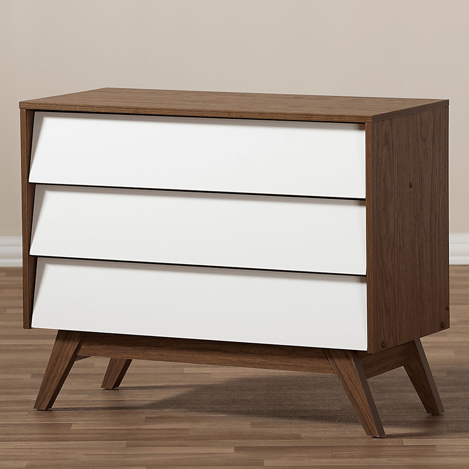 Stormtime White and Brown Chest - Image 2