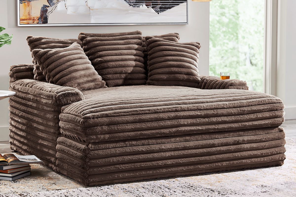 Stratford Brown Velvet Plush Chaise | Rooms to Go