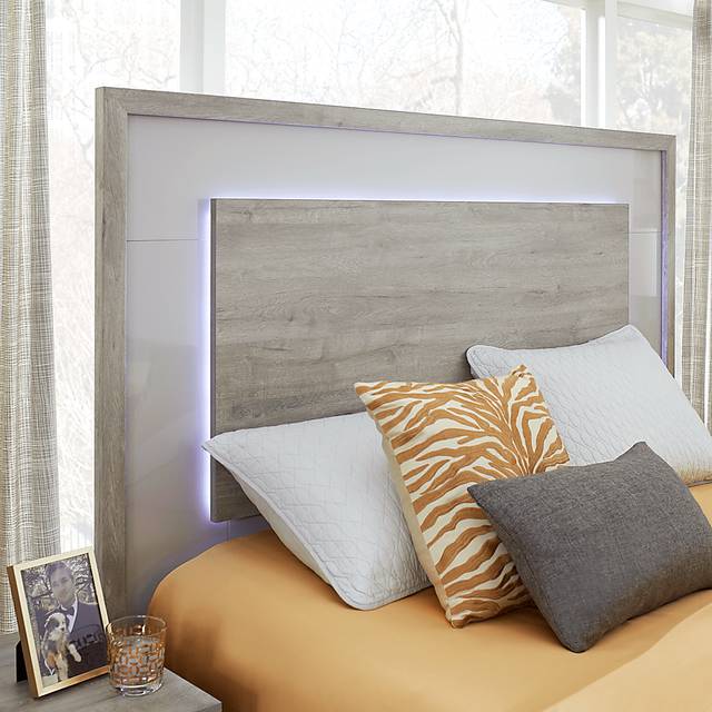 Studio Place Silver 7 Pc King Bedroom - Thumbnail - Image 4