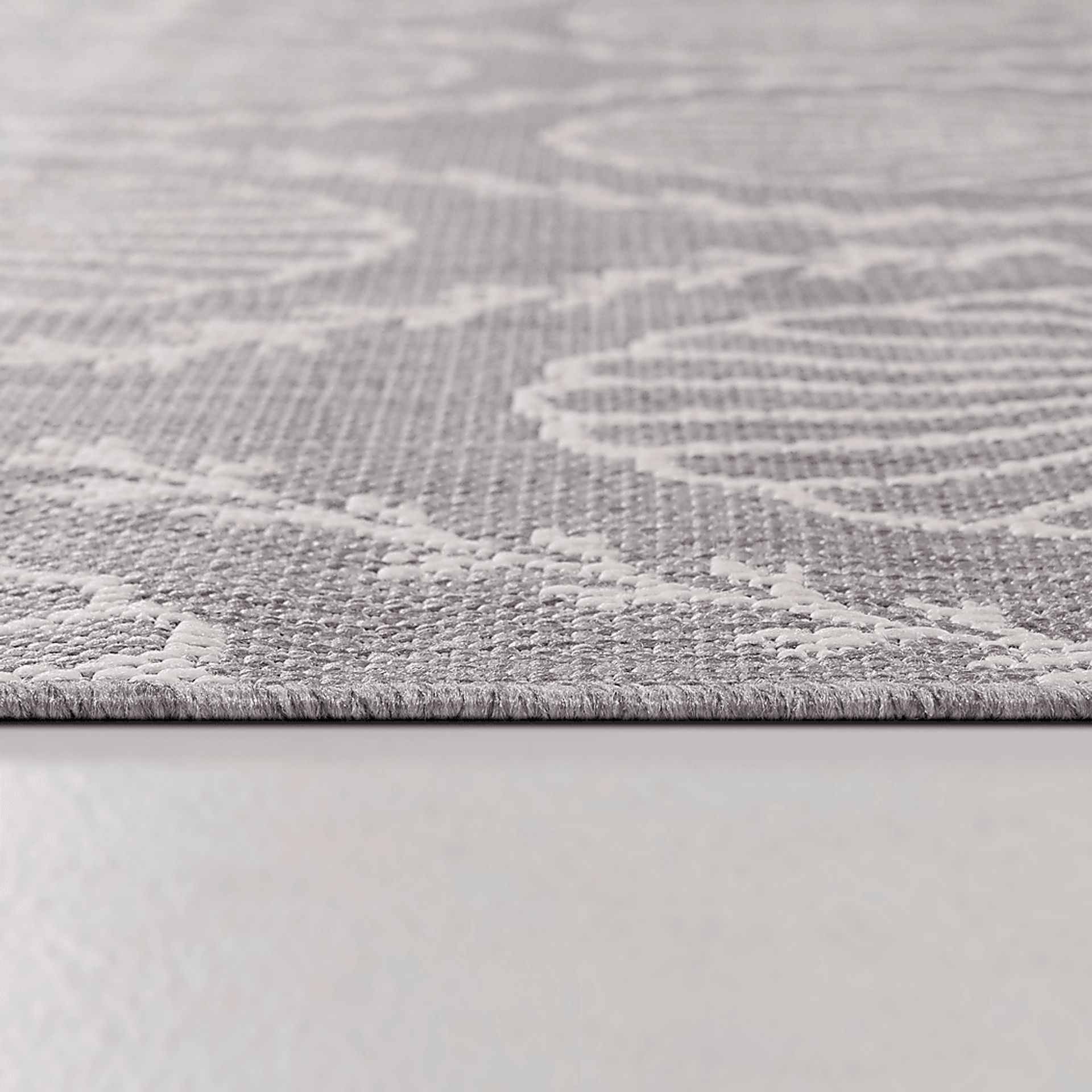Sullivan Light Gray 5'3 x 7' Indoor/Outdoor Rug - Image 4