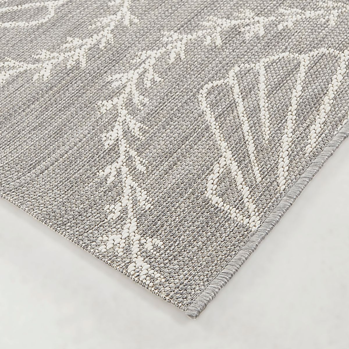 Sullivan Light Gray Polypropylene Fabric Outdoor Rug | Rooms to Go