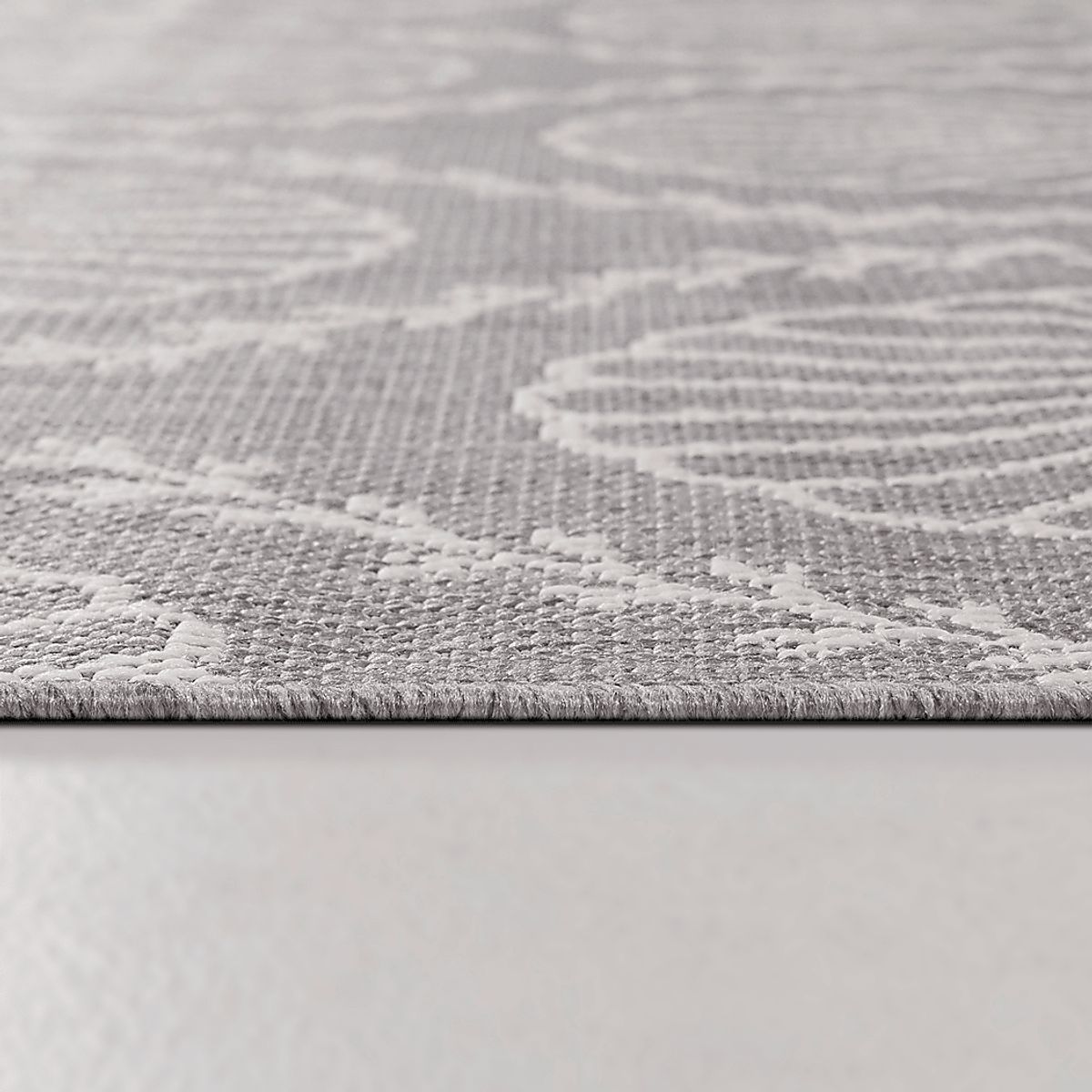 Sullivan Light Gray Polypropylene Fabric Outdoor Rug | Rooms to Go