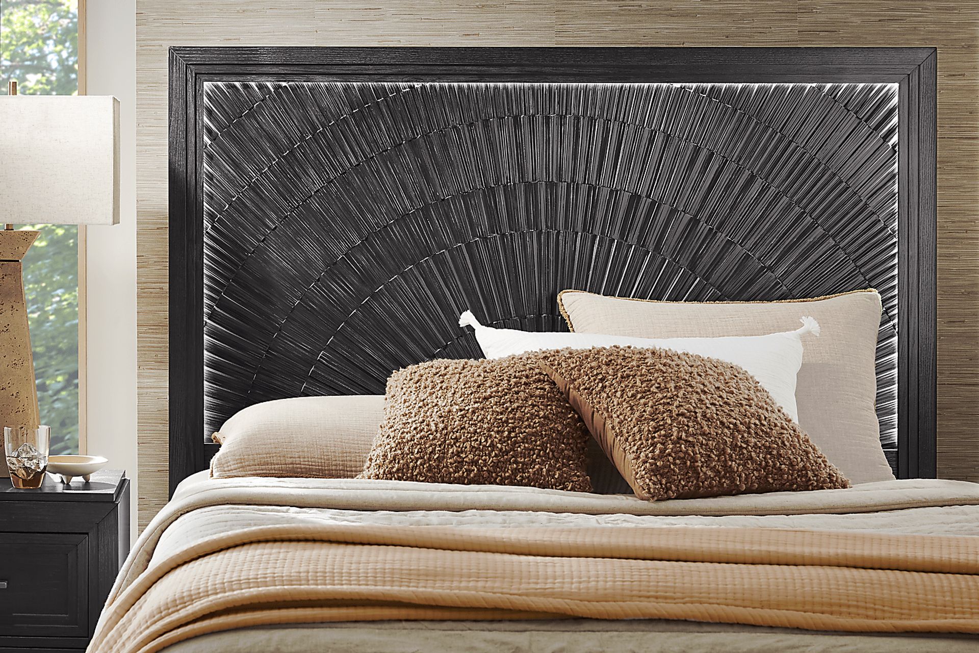 Sunside Way Black 3 Pc Queen Panel Bed - Image 3