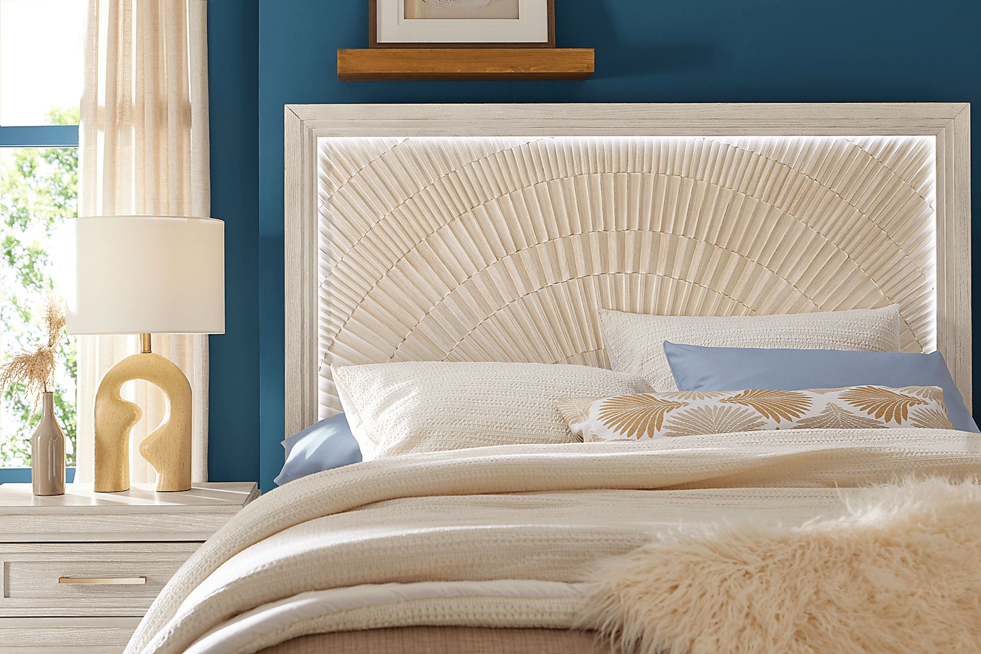 Sunside Way Sand 7 Pc Queen Bedroom - Image 4