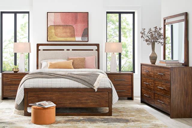 Surrey Ellis Caramel 7 Pc King Upholstered Bedroom - Thumbnail - Image 1